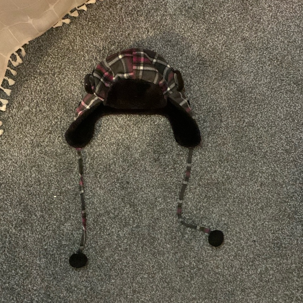 i’m selling this y2k hat!!
